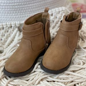 Carter’s Ailleen Brown with Brown Metallic Accent Ankle Boots, Toddler Size 8